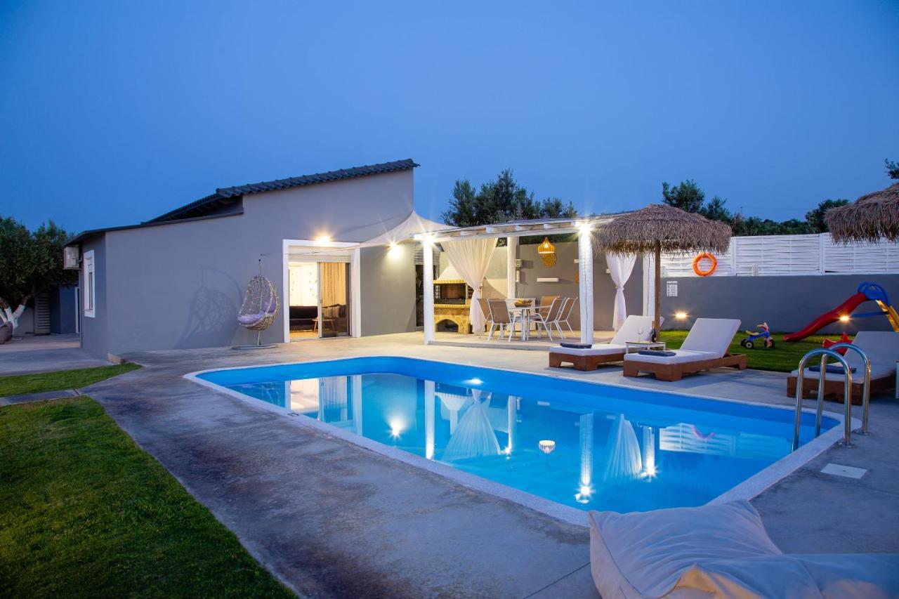 Gramvella Resort Adelianos Kampos Exterior foto